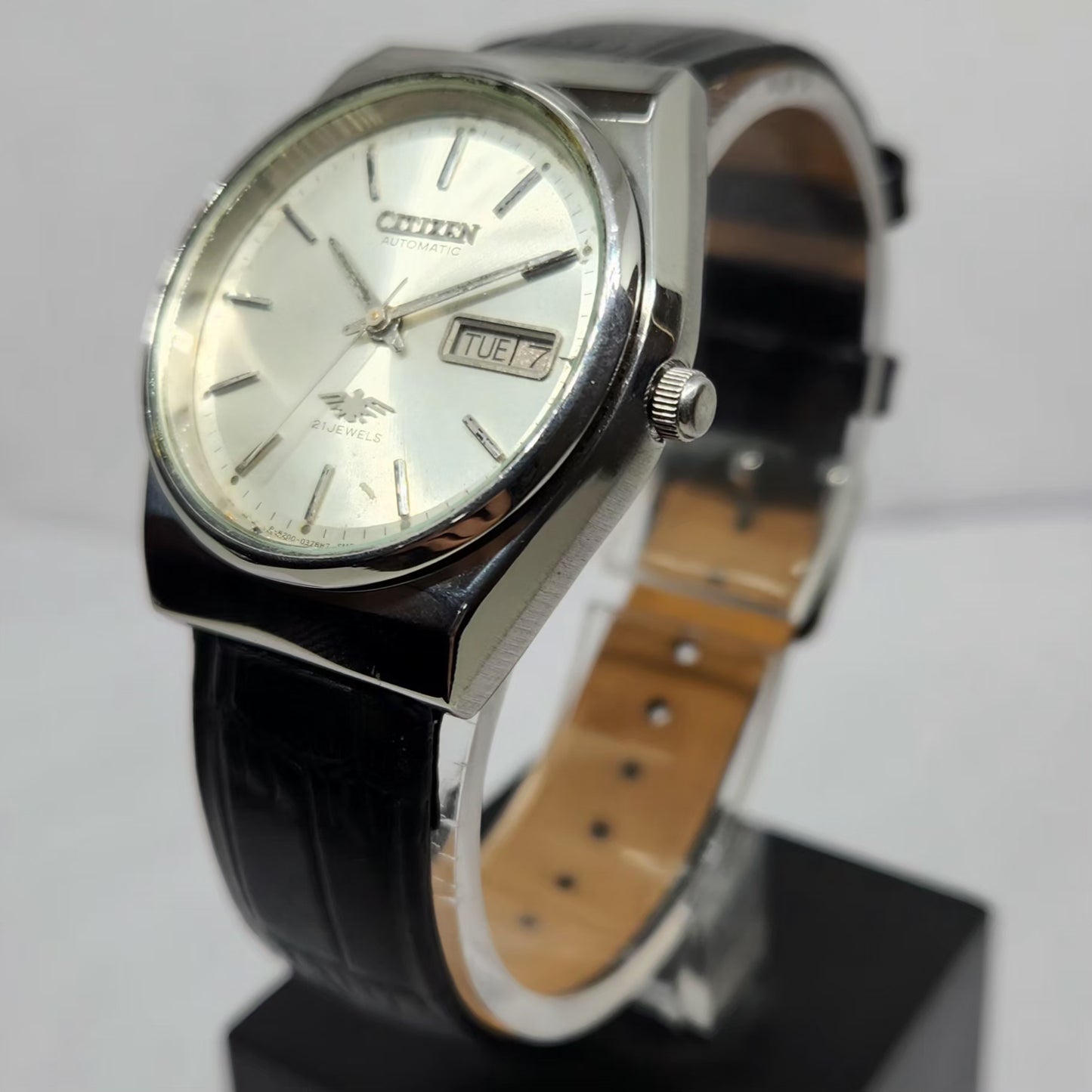 Vintage 1979 Original Citizen Automatic 8200 Silver Face 36MM Case Day-Date Japanese Men's Wrist Watch CT49