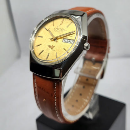 Vintage 1982 Original Citizen Automatic 8200 Blue Face 34MM Case Day-Date Japanese Men's Wrist Watch CT50