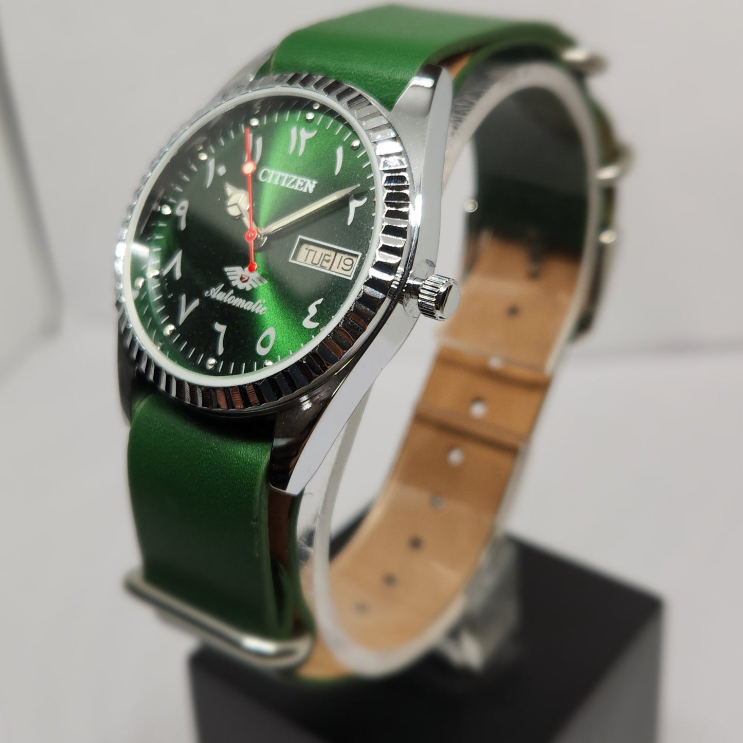 Vintage Mod Citizen Arabic 8200 Automatic Fluted Bazel Green Face 35MM Case Day-Date Men's Wrist Watch CT52