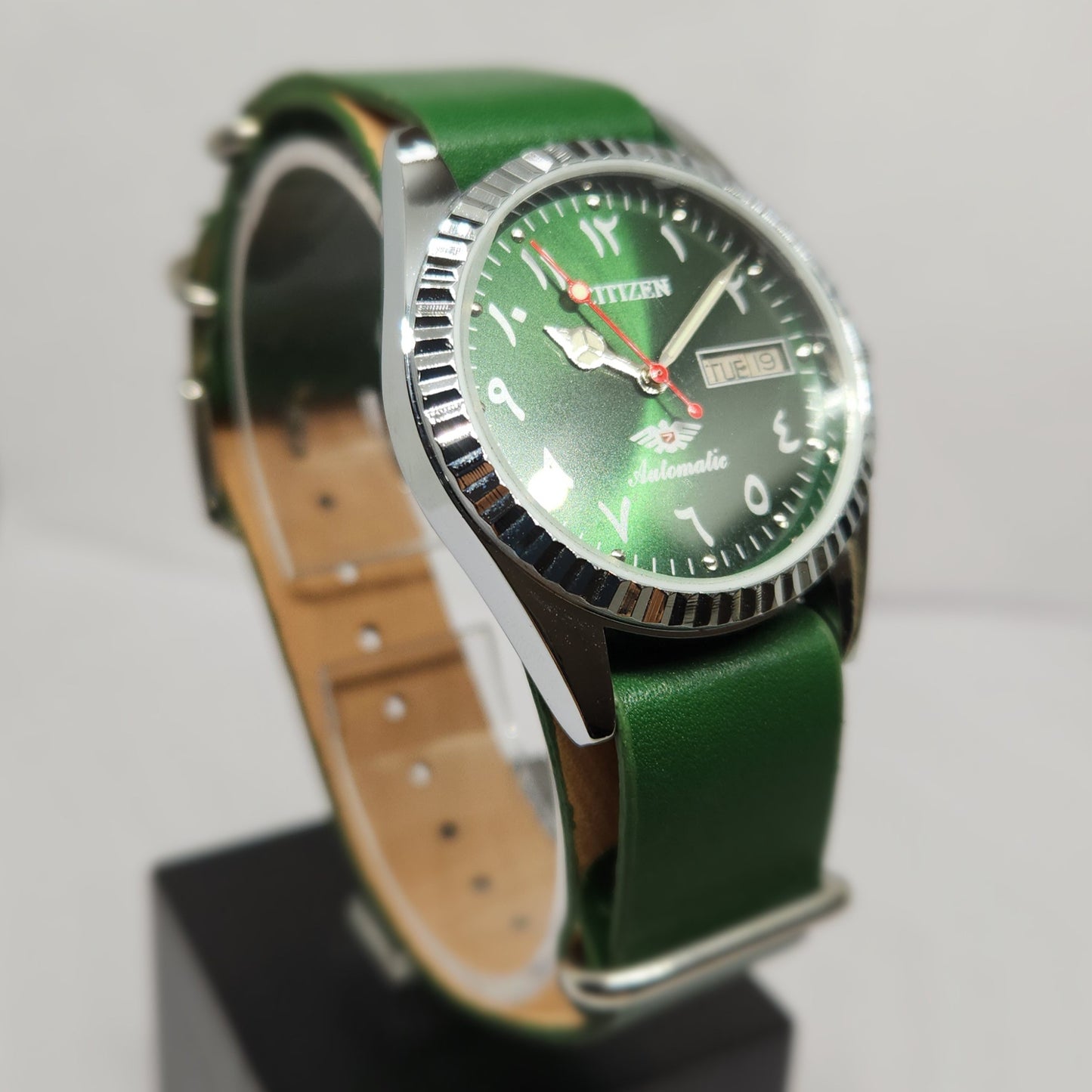 Vintage Mod Citizen Arabic 8200 Automatic Fluted Bazel Green Face 35MM Case Day-Date Men's Wrist Watch CT52