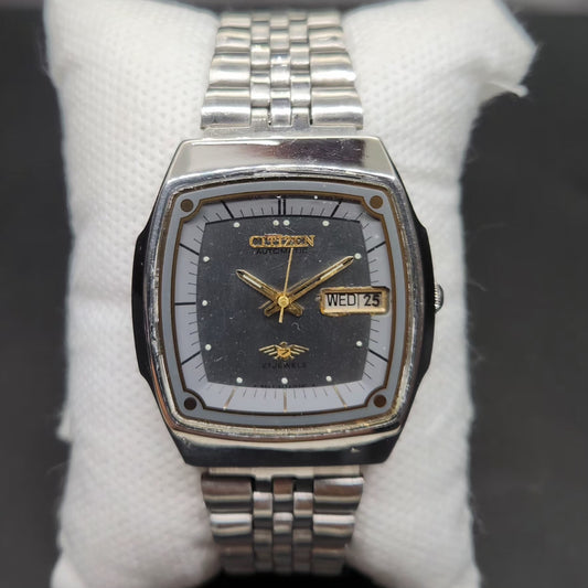 Vintage 1974 Original Citizen Automatic 8200 Grey Face 35MM case Day-Date Japanese Men's Wrist Watch CT55