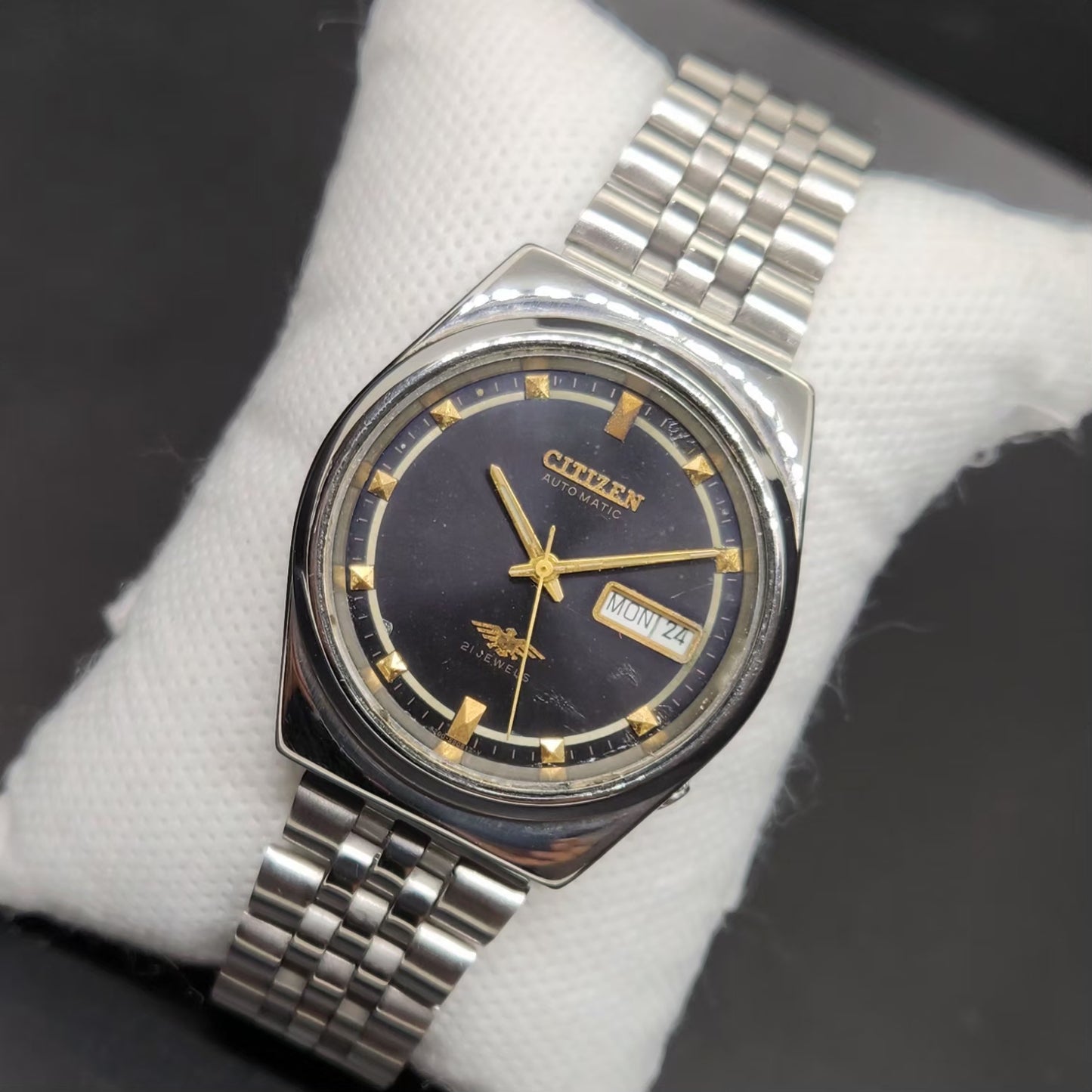 Vintage 1976 Original Citizen Automatic 8200 Black Face 35MM case Day-Date Japanese Men's Wrist Watch CT56