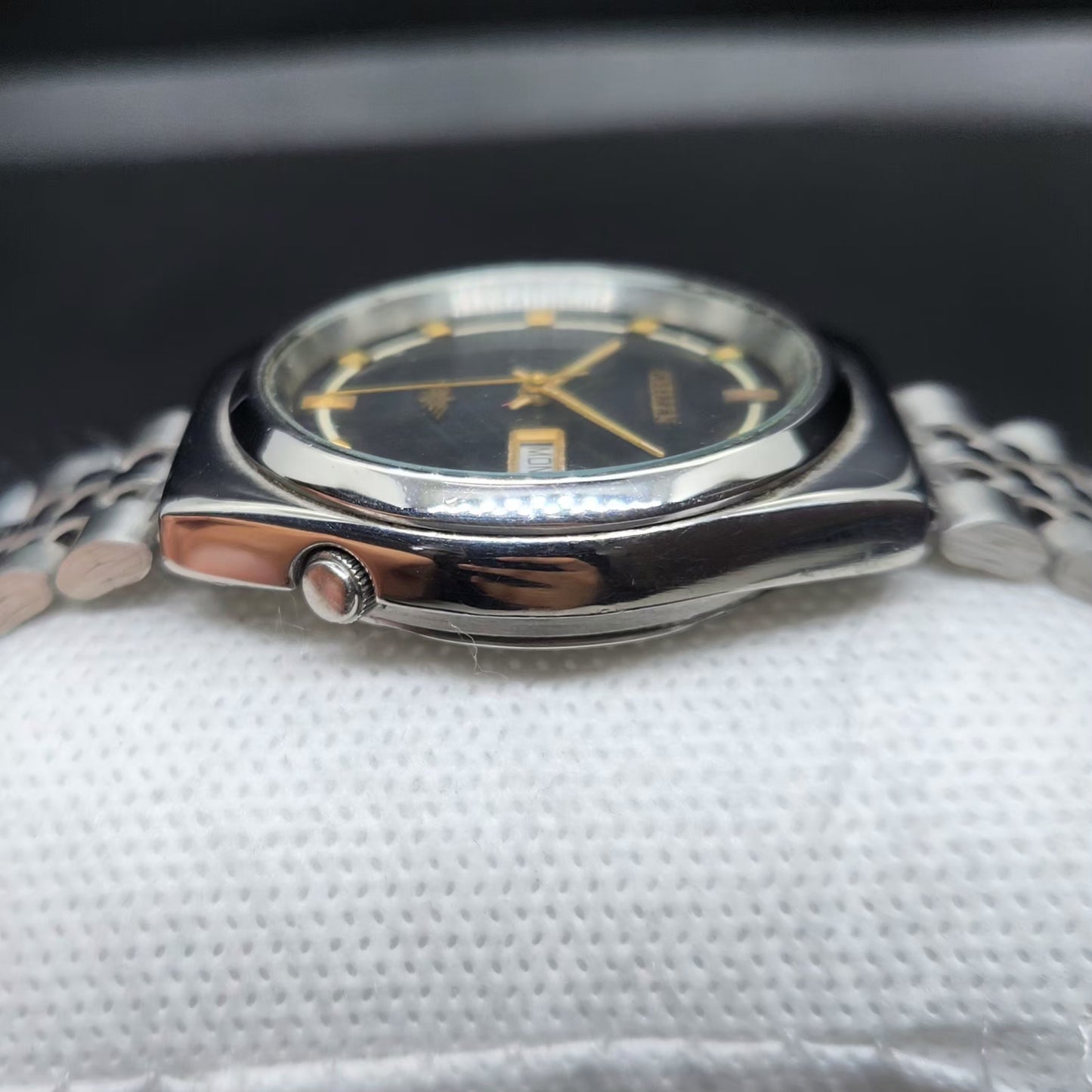 Vintage 1976 Original Citizen Automatic 8200 Black Face 35MM case Day-Date Japanese Men's Wrist Watch CT56
