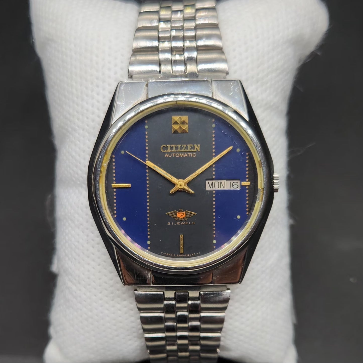 Vintage 1975 Original Citizen Automatic 8200 Blue Face 36MM case Day-Date Japanese Men's Wrist Watch CT57