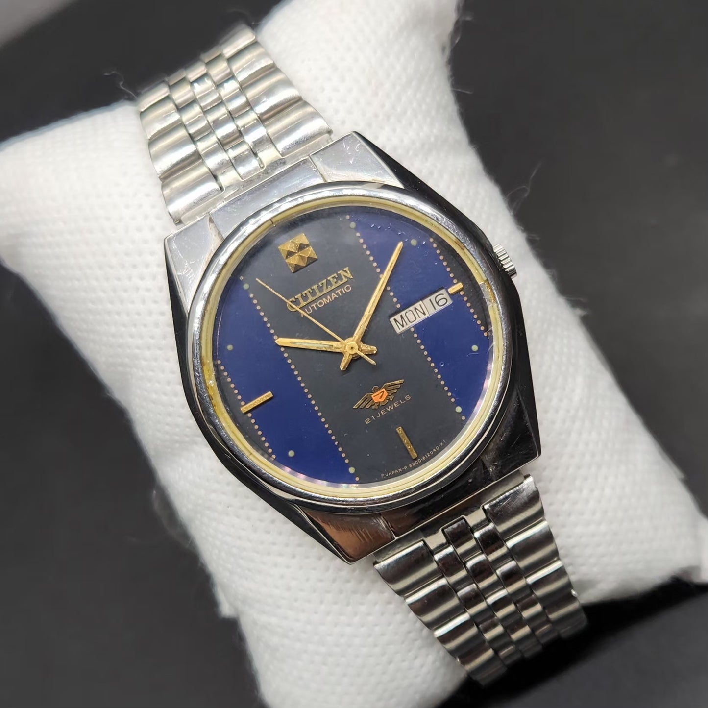Vintage 1975 Original Citizen Automatic 8200 Blue Face 36MM case Day-Date Japanese Men's Wrist Watch CT57