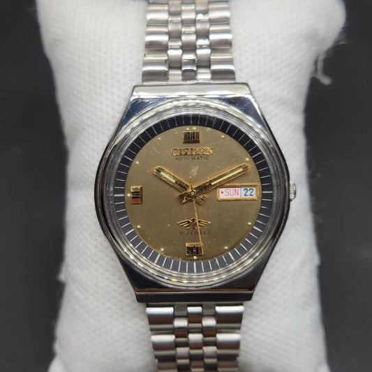 Vintage 1981 Original Citizen Automatic 8200 Gold Face 36MM case Day-Date Japanese Men's Wrist Watch CT57