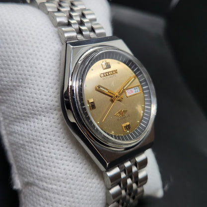 Vintage 1981 Original Citizen Automatic 8200 Gold Face 36MM case Day-Date Japanese Men's Wrist Watch CT57