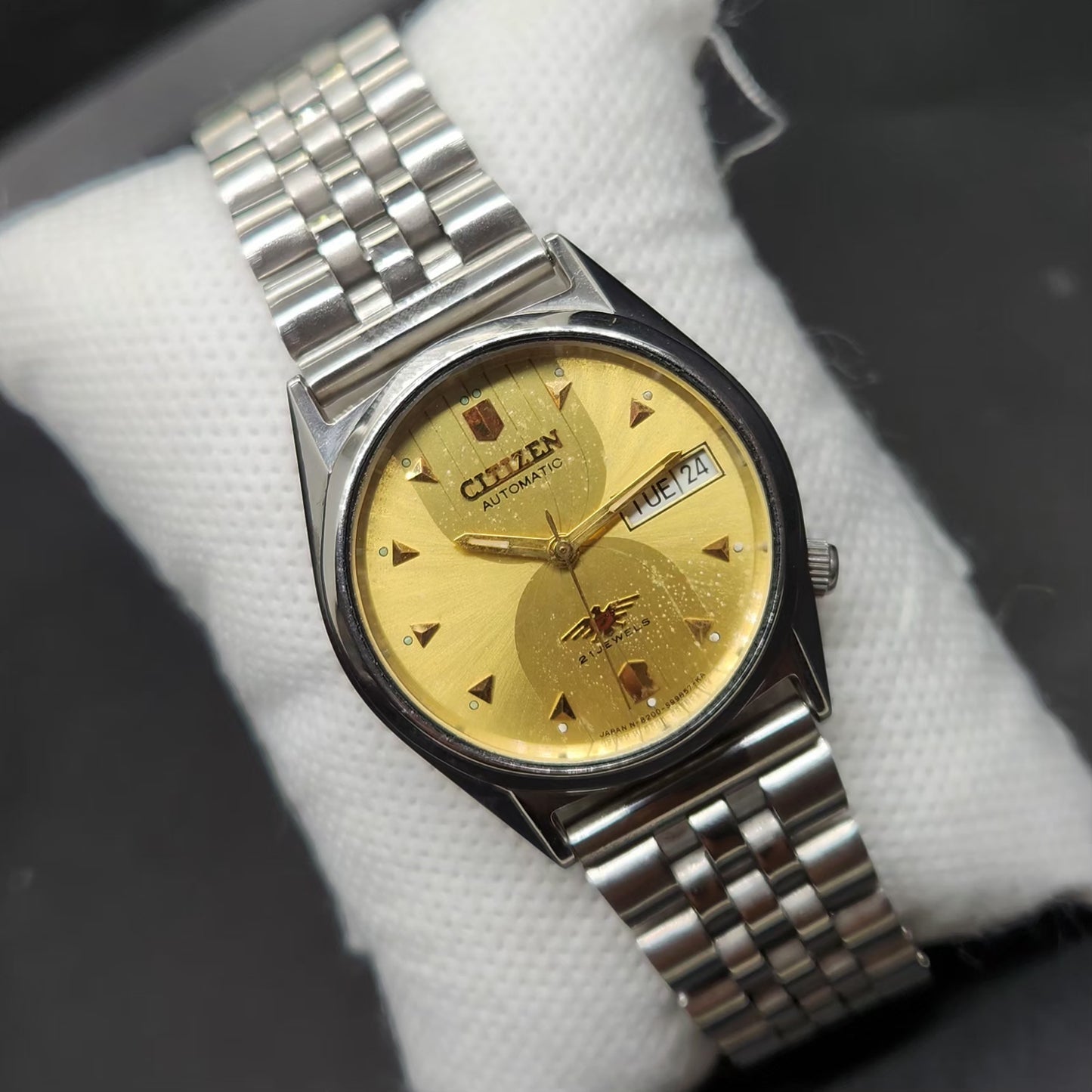 Vintage 1980 Original Citizen Automatic 8200 Gold Face 33MM case Day-Date Japanese Men's Wrist Watch CT59