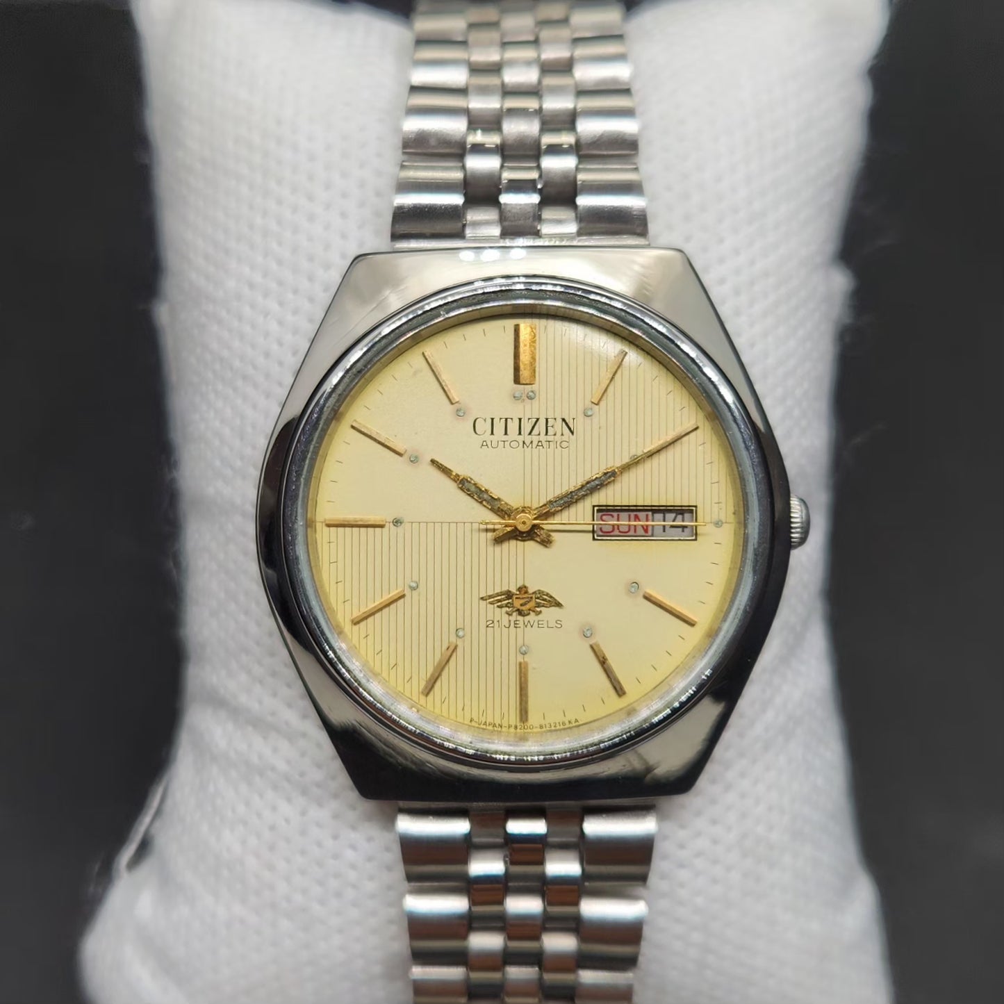 Vintage 1975 Original Citizen Automatic 8200 Gold Face 36MM case Day-Date Japanese Men's Wrist Watch CT61