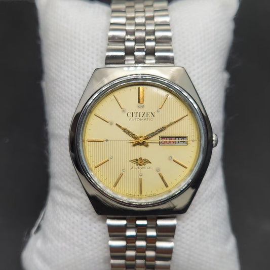 Vintage 1975 Original Citizen Automatic 8200 Gold Face 36MM case Day-Date Japanese Men's Wrist Watch CT61