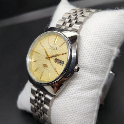 Vintage 1975 Original Citizen Automatic 8200 Gold Face 36MM case Day-Date Japanese Men's Wrist Watch CT61