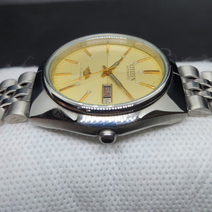 Vintage 1975 Original Citizen Automatic 8200 Gold Face 36MM case Day-Date Japanese Men's Wrist Watch CT61