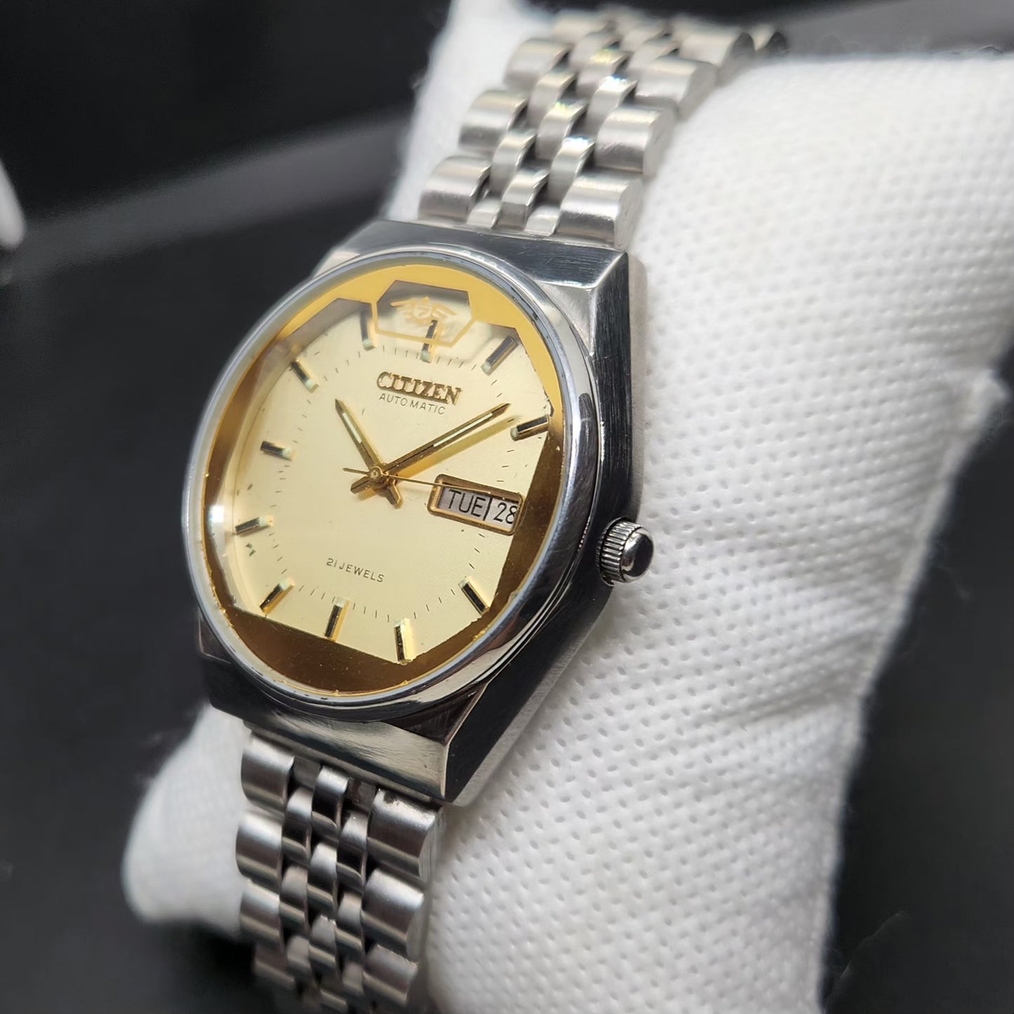 Vintage 1983 Original Citizen Automatic 8200 Gold Face 36MM case Day-Date Japanese Men's Wrist Watch CT62