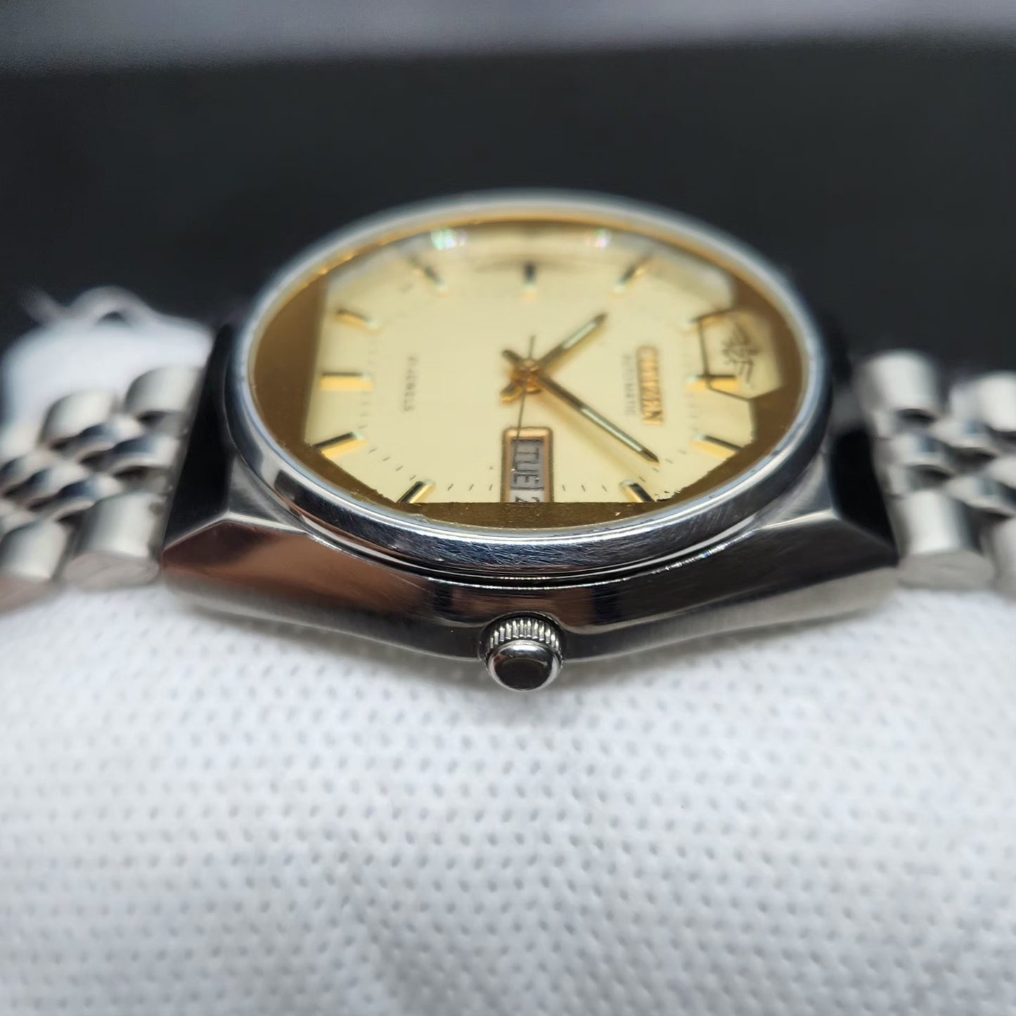 Vintage 1983 Original Citizen Automatic 8200 Gold Face 36MM case Day-Date Japanese Men's Wrist Watch CT62