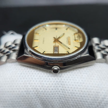 Vintage 1983 Original Citizen Automatic 8200 Gold Face 36MM case Day-Date Japanese Men's Wrist Watch CT62
