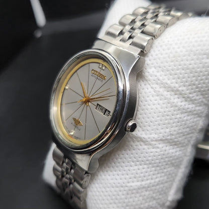 Vintage 1974 Original Citizen Automatic 8200 Silver Face 35MM case Day-Date Japanese Men's Wrist Watch CT64
