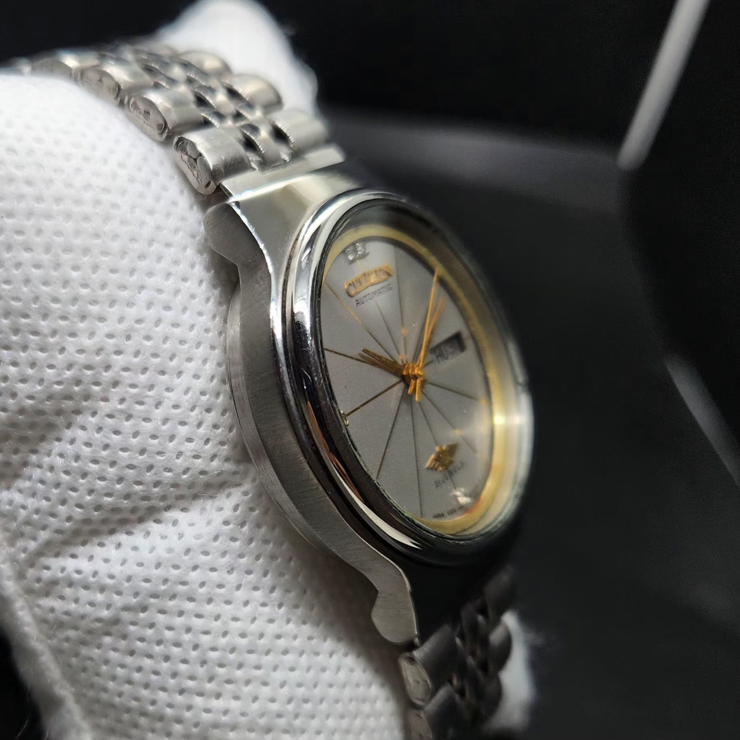 Vintage 1974 Original Citizen Automatic 8200 Silver Face 35MM case Day-Date Japanese Men's Wrist Watch CT64