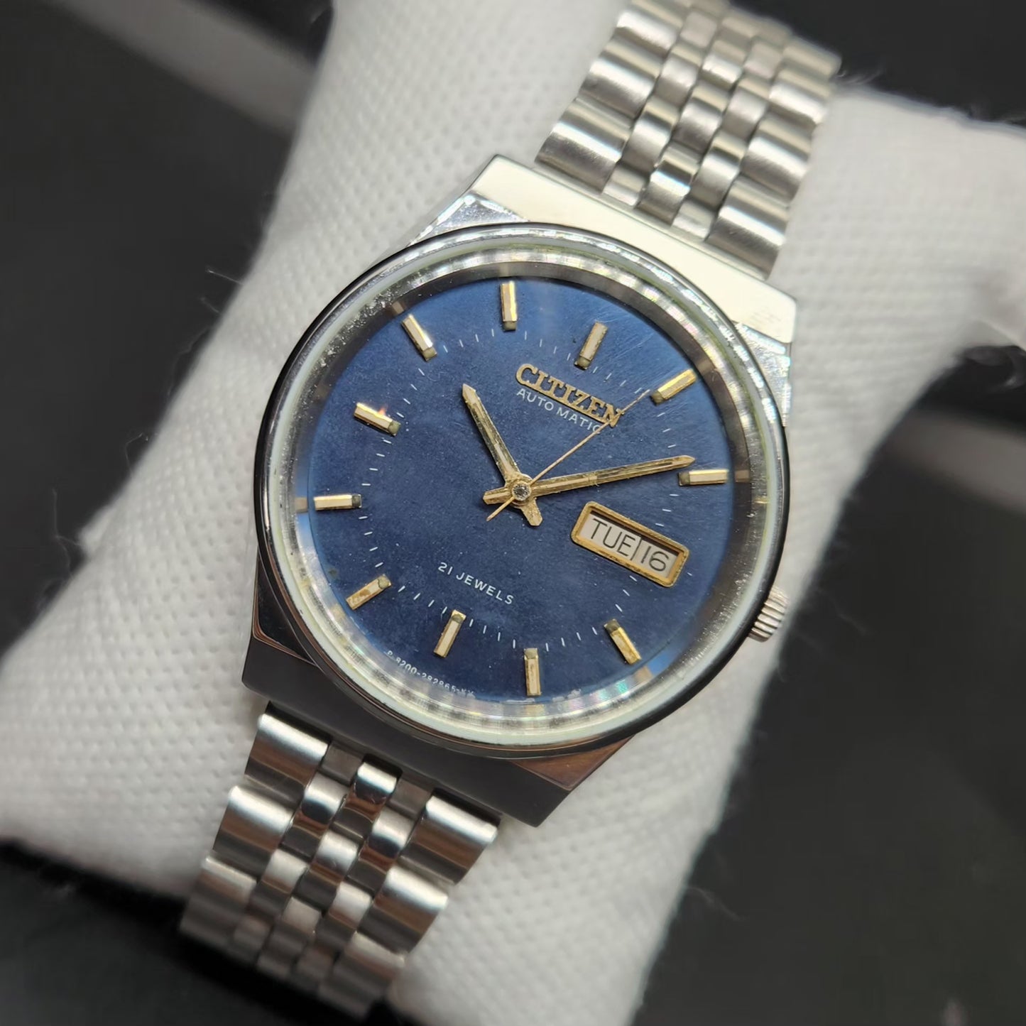 Vintage 1981 Original Citizen Automatic 8200 Blue Face 36MM case Day-Date Japanese Men's Wrist Watch CT70
