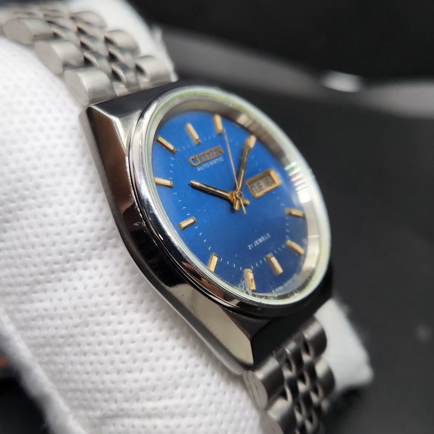 Vintage 1981 Original Citizen Automatic 8200 Blue Face 36MM case Day-Date Japanese Men's Wrist Watch CT70