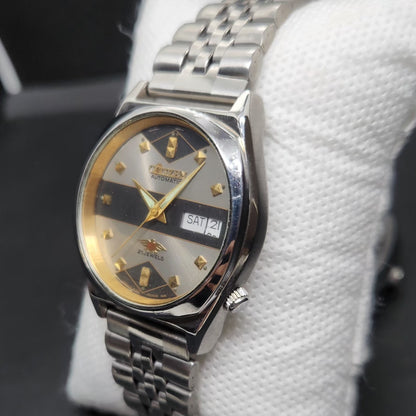 Vintage 1981 Original Citizen Automatic 8200 Gold Face 34MM case Day-Date Japanese Men's Wrist Watch CT71