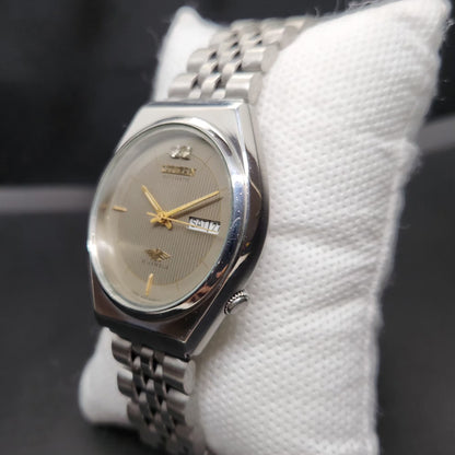 Vintage 1978 Original Citizen Automatic 8200 Grey Face 36MM case Day-Date Japanese Men's Wrist Watch CT73