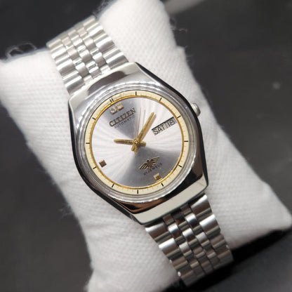 Vintage 1977 Original Citizen Automatic 8200 Silver Face 34MM case Day-Date Japanese Men's Wrist Watch CT74