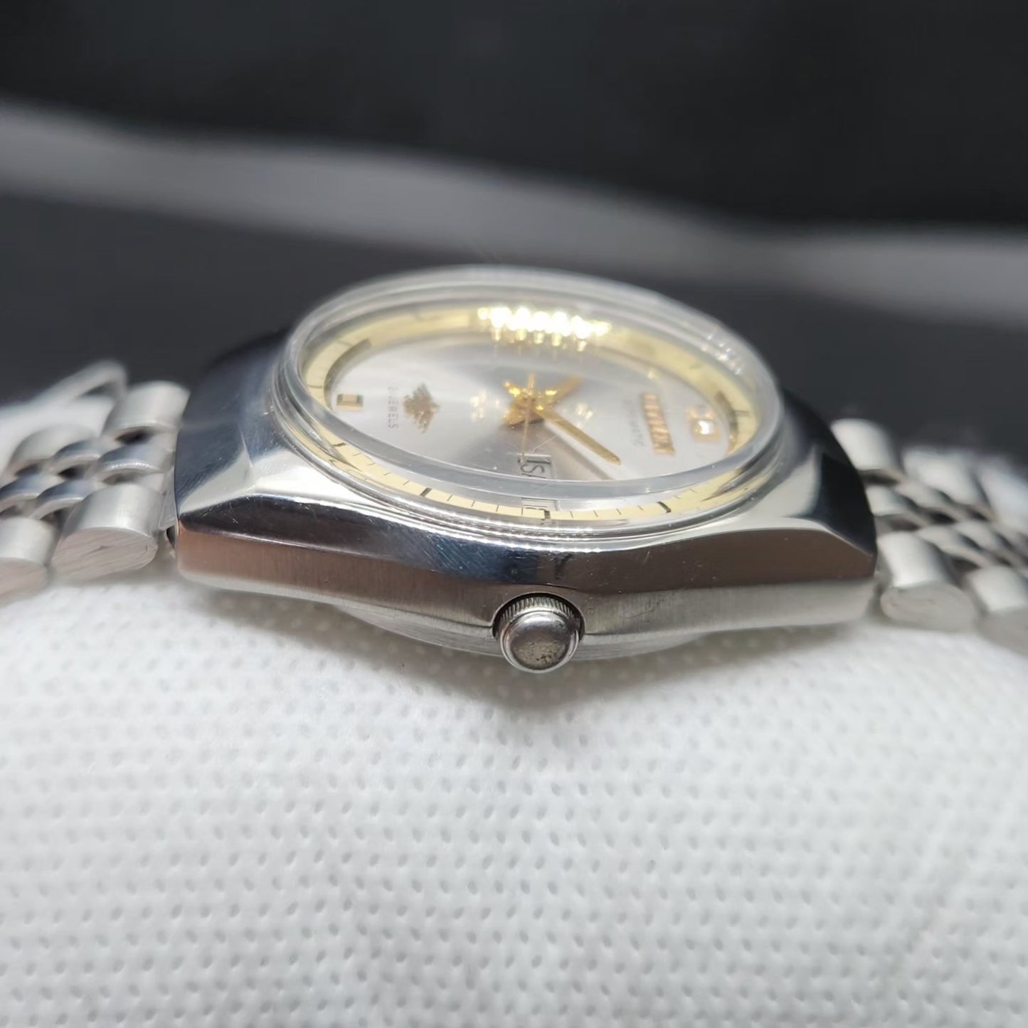 Vintage 1977 Original Citizen Automatic 8200 Silver Face 34MM case Day-Date Japanese Men's Wrist Watch CT74