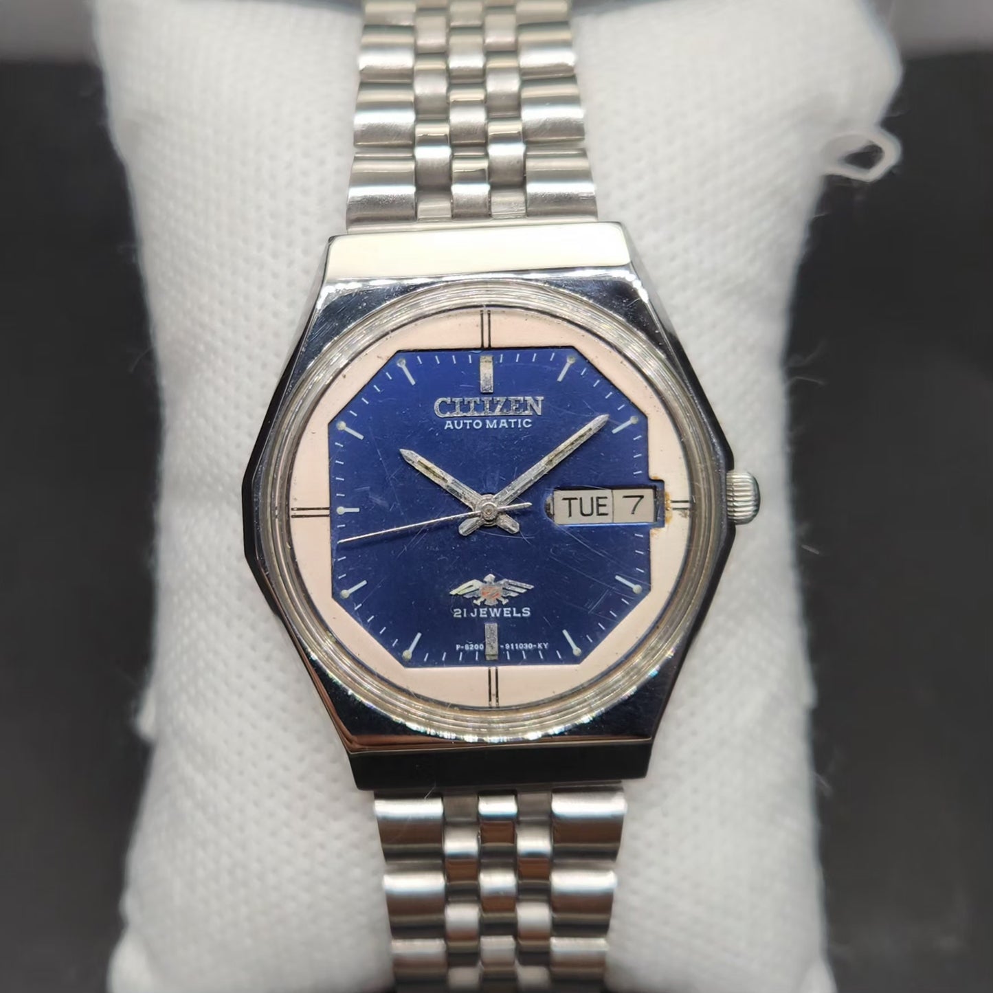 Vintage 1979 Original Citizen Automatic 8200 Blue Face 35MM case Day-Date Japanese Men's Wrist Watch CT76