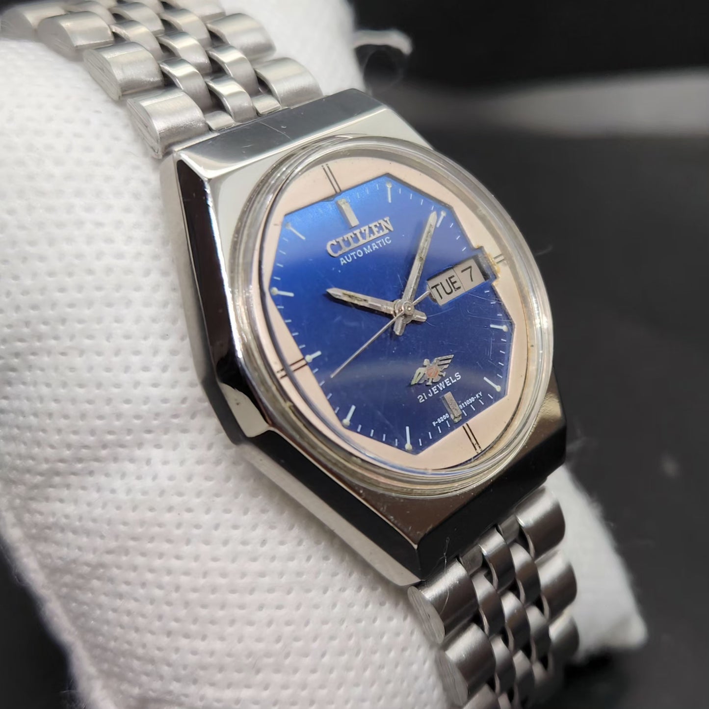 Vintage 1979 Original Citizen Automatic 8200 Blue Face 35MM case Day-Date Japanese Men's Wrist Watch CT76