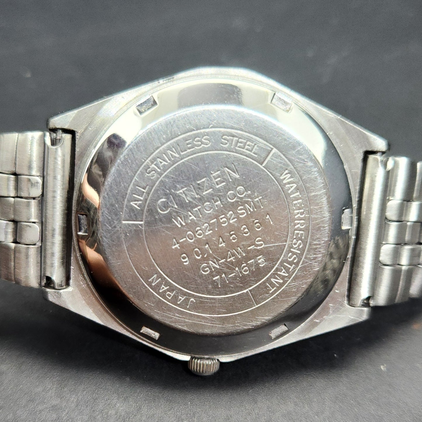 Vintage 1979 Original Citizen Automatic 8200 Blue Face 35MM case Day-Date Japanese Men's Wrist Watch CT76