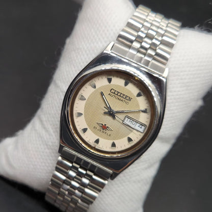 Vintage 1978 Original Citizen Automatic 8200 Cream Face 33MM case Day-Date Japanese Men's Wrist Watch CT77