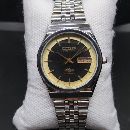Vintage 1983 Original Citizen Automatic 8200 Grey Face 34MM case Day-Date Japanese Men's Wrist Watch CT78