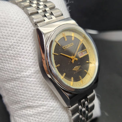 Vintage 1983 Original Citizen Automatic 8200 Grey Face 34MM case Day-Date Japanese Men's Wrist Watch CT78