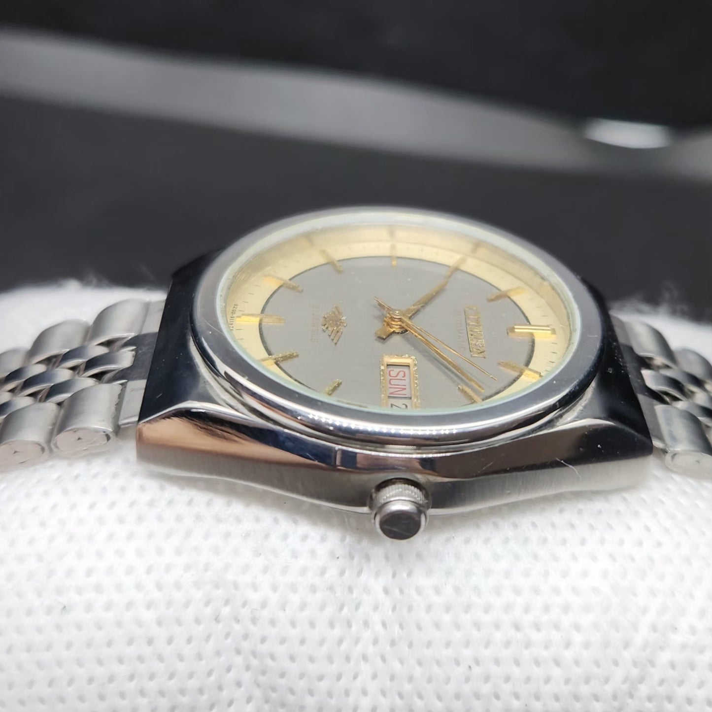 Vintage 1983 Original Citizen Automatic 8200 Grey Face 34MM case Day-Date Japanese Men's Wrist Watch CT78