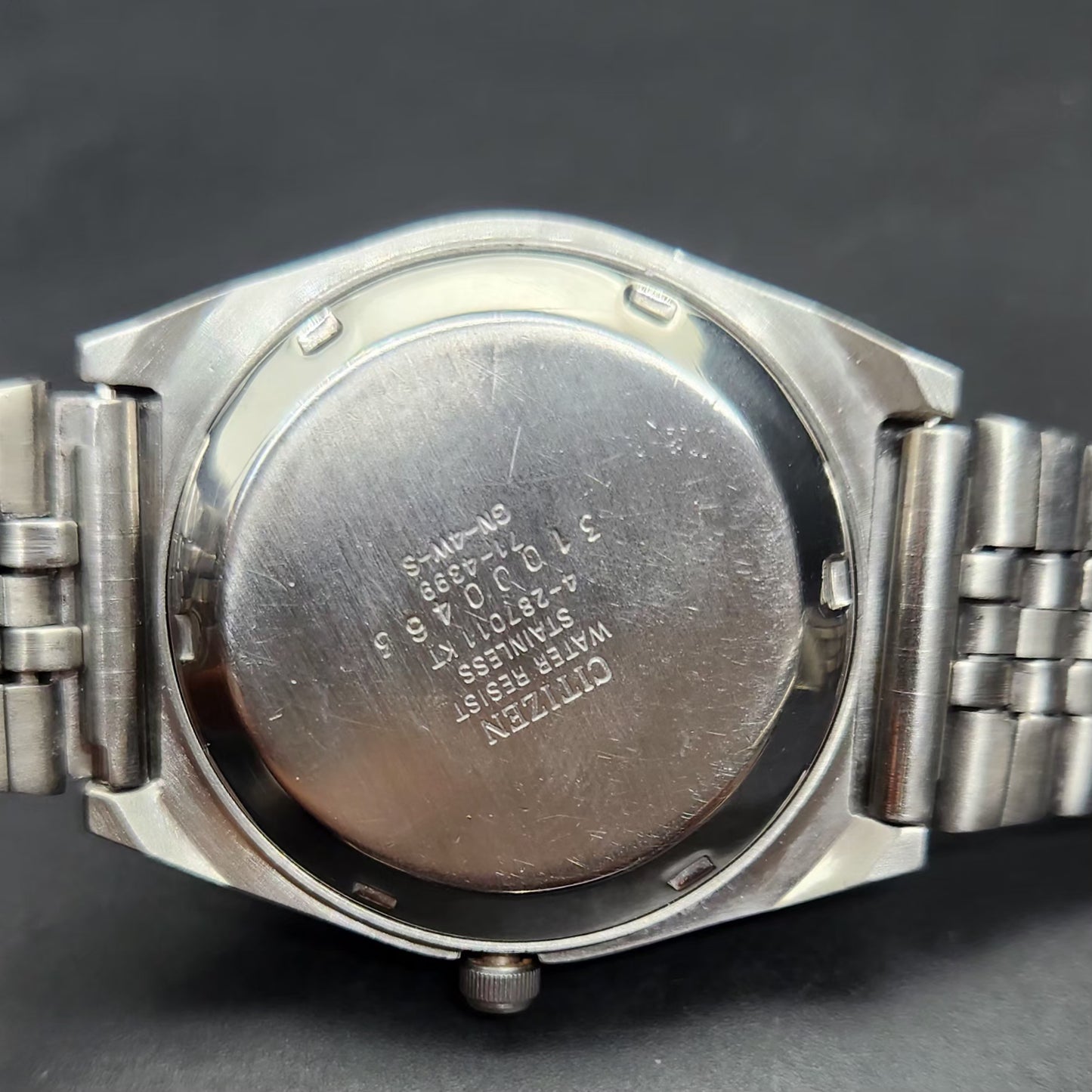 Vintage 1983 Original Citizen Automatic 8200 Grey Face 34MM case Day-Date Japanese Men's Wrist Watch CT78