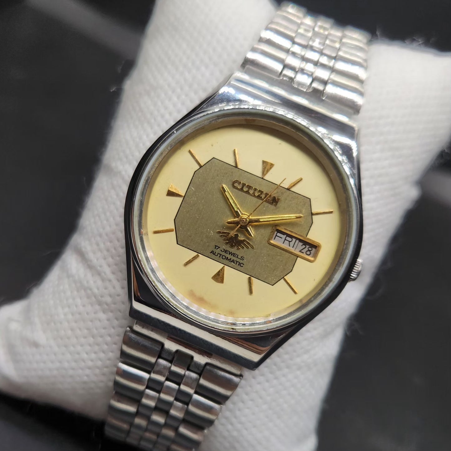 Vintage 1982 Original Citizen Automatic 8200 Gold Face 36MM case Day-Date Japanese Men's Wrist Watch CT81