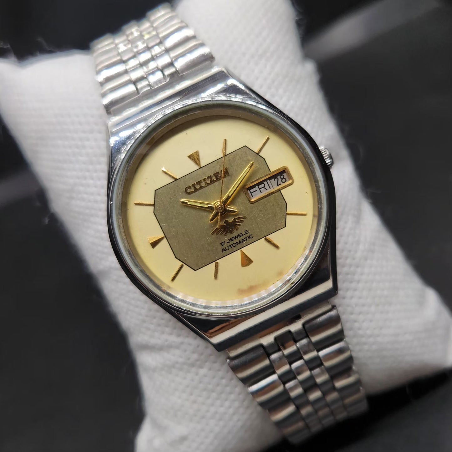 Vintage 1982 Original Citizen Automatic 8200 Gold Face 36MM case Day-Date Japanese Men's Wrist Watch CT81