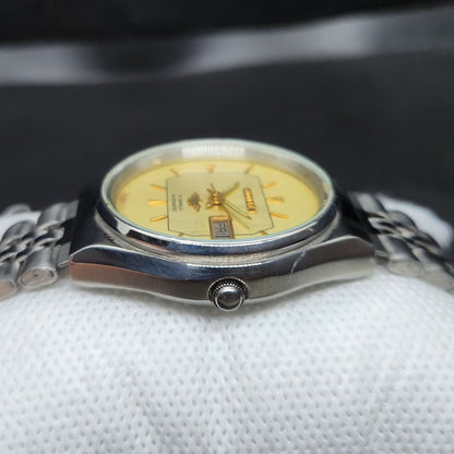 Vintage 1982 Original Citizen Automatic 8200 Gold Face 36MM case Day-Date Japanese Men's Wrist Watch CT81