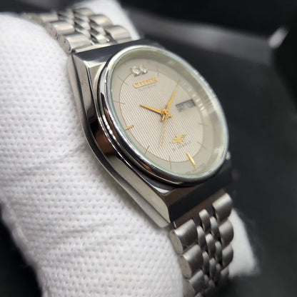 Vintage 1981 Original Citizen Automatic 8200 Grey Face 36MM case Day-Date Japanese Men's Wrist Watch CT82