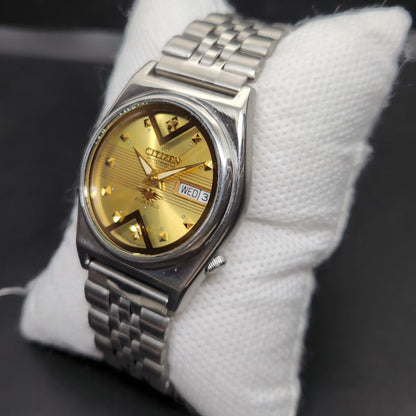 Vintage 1980 Original Citizen Automatic 8200 Gold Face 33MM case Day-Date Japanese Men's Wrist Watch CT83