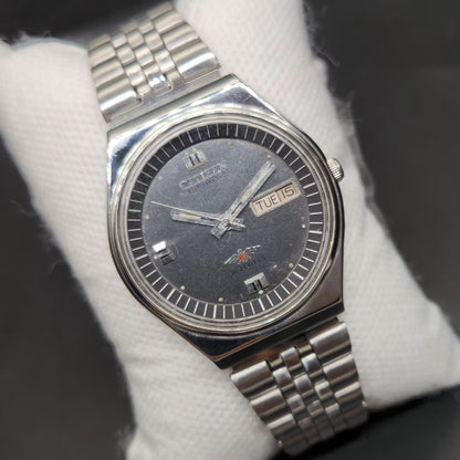 Vintage 1981 Original Citizen Automatic 8200 Grey Face 36MM case Day-Date Japanese Men's Wrist Watch CT85