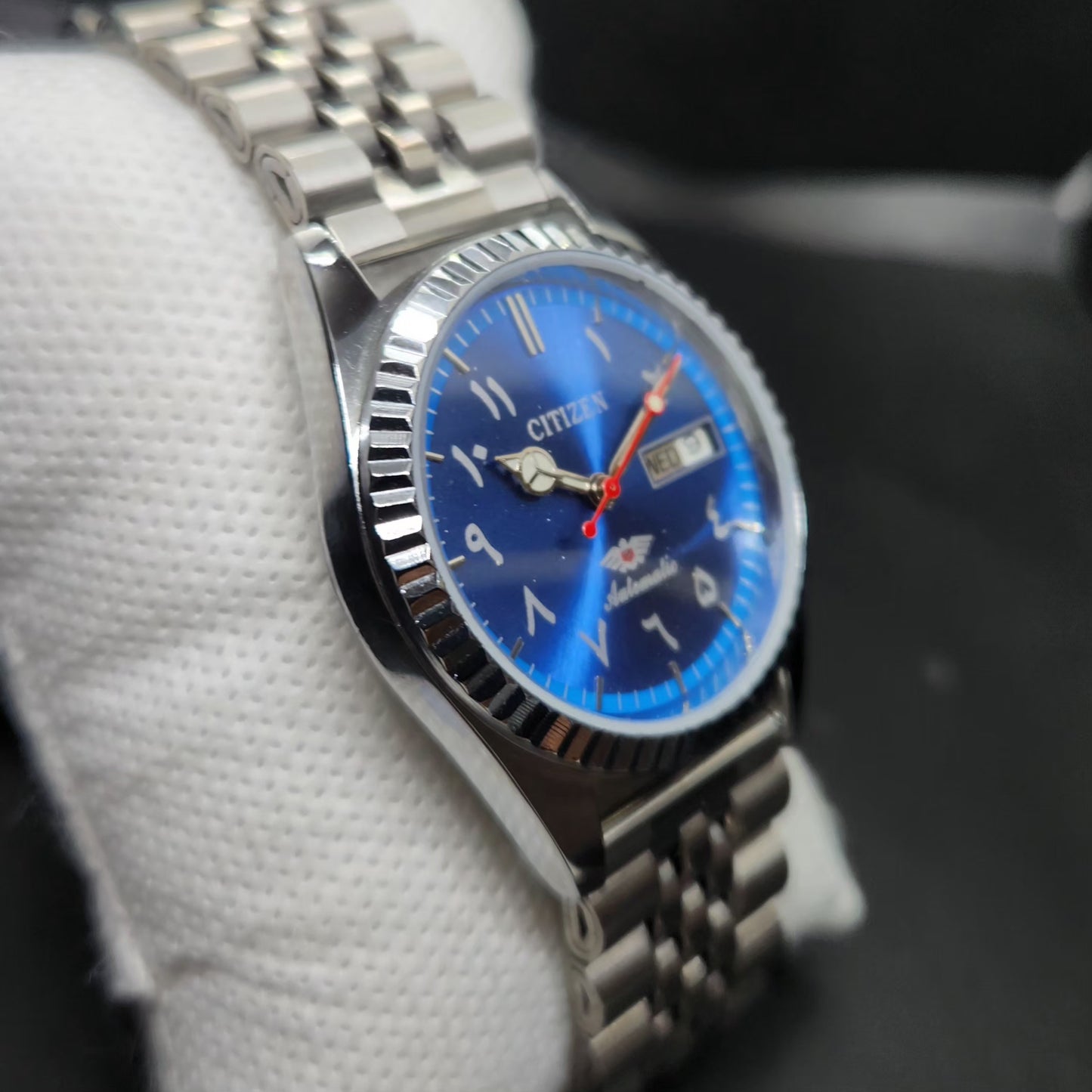 Vintage Mod Citizen Arabic 8200 Automatic Fluted Bazel Blue Face 35MM Case Day-Date Men's Wrist Watch CT89