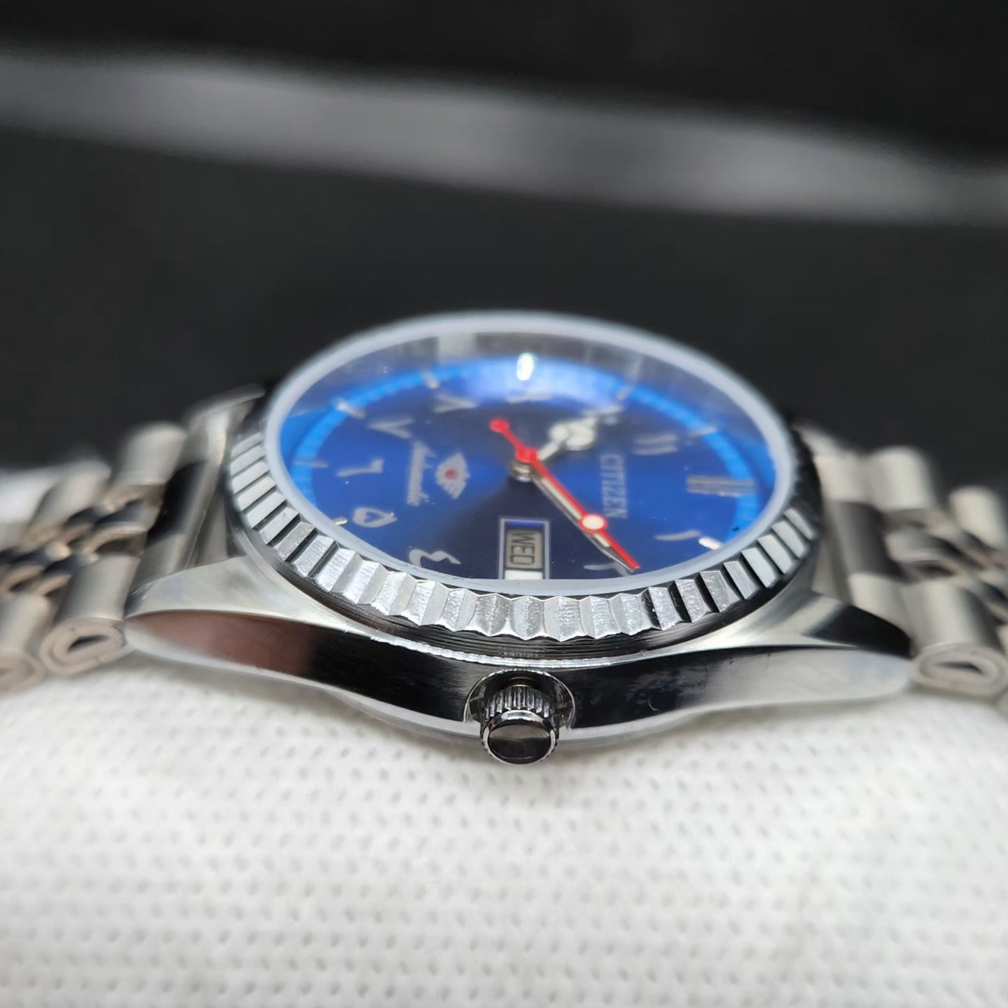 Vintage Mod Citizen Arabic 8200 Automatic Fluted Bazel Blue Face 35MM Case Day-Date Men's Wrist Watch CT89