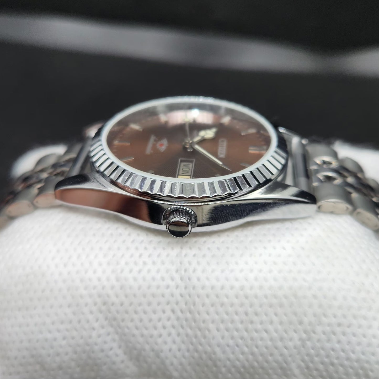 Vintage Mod Citizen 8200 Automatic Fluted Bazel Brown Face 36MM Case Day-Date Men's Wrist Watch CT90