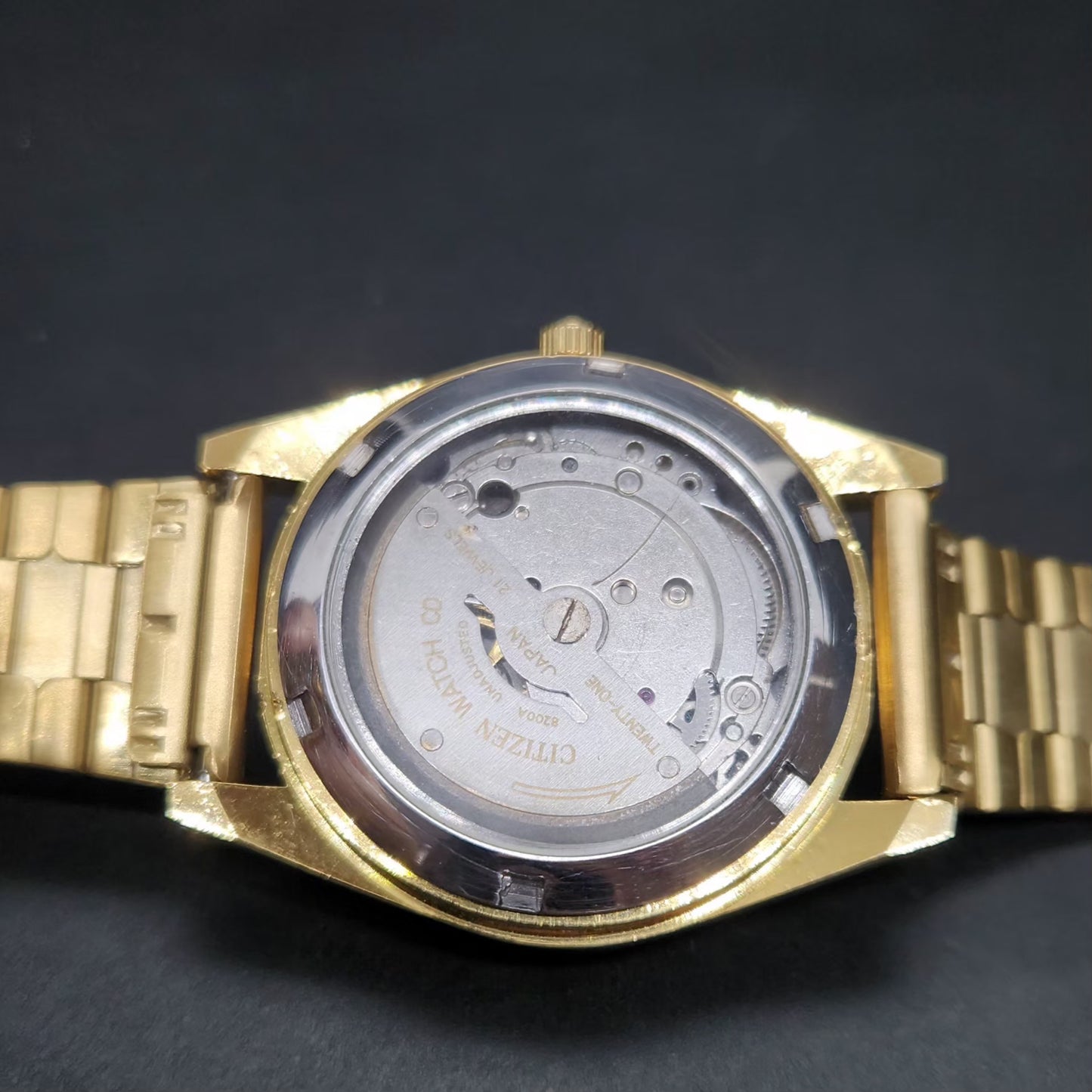 Vintage Mod Citizen 8200 Automatic Fluted Bazel Black Face 35MM Case Day-Date Men's Wrist Watch CT91