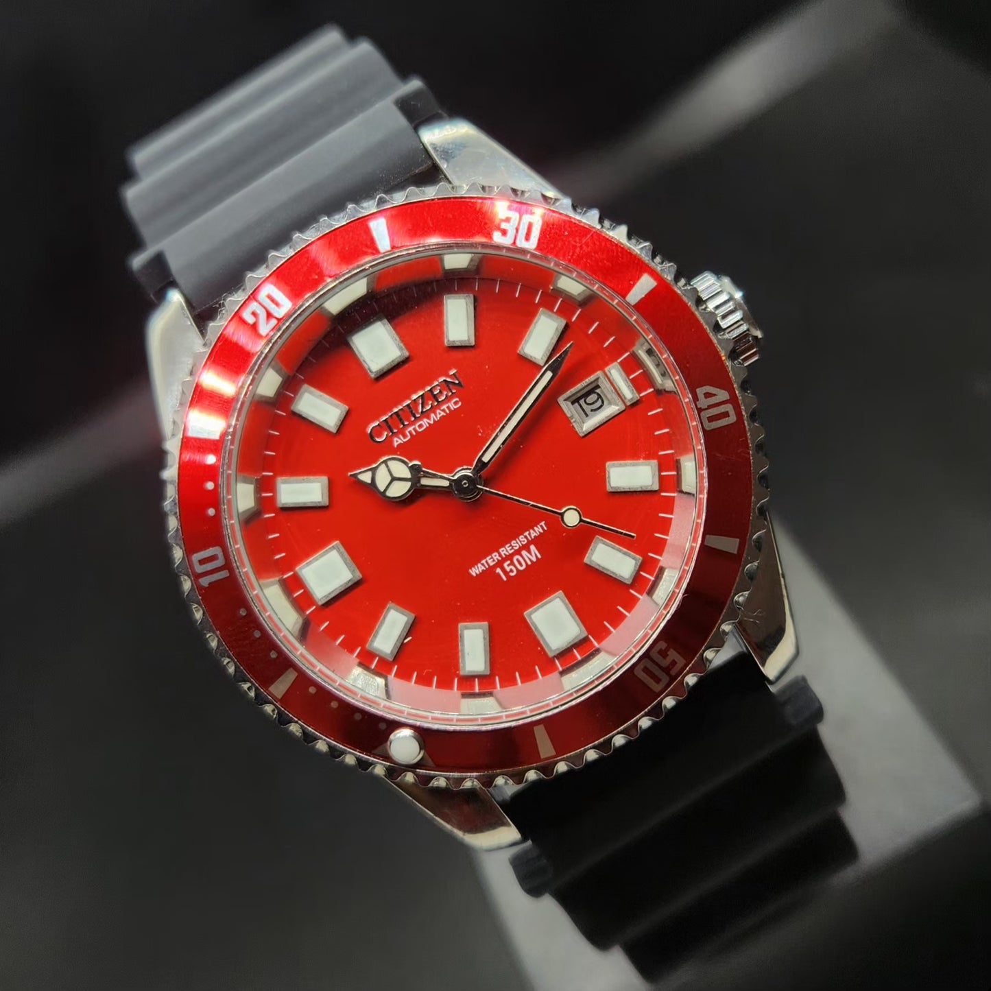 Vintage Mod Citizen 8200 Automatic Rotating Bazel Red Face 40MM Case Date Men's Wrist Watch CT93