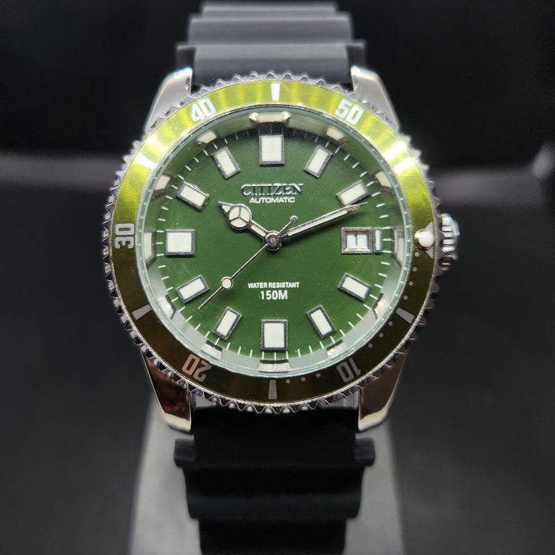 Vintage Mod Citizen 8200 Automatic Rotating Bazel Green Face 40MM Case Date Men's Wrist Watch CT96