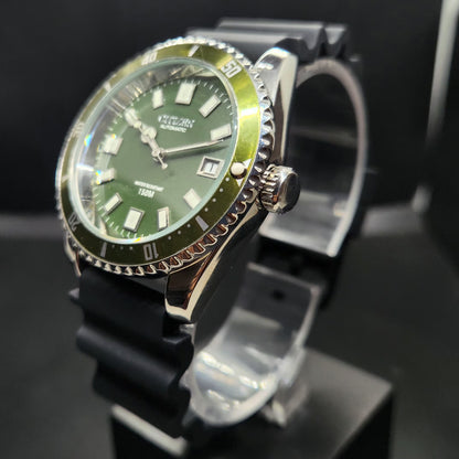 Vintage Mod Citizen 8200 Automatic Rotating Bazel Green Face 40MM Case Date Men's Wrist Watch CT96