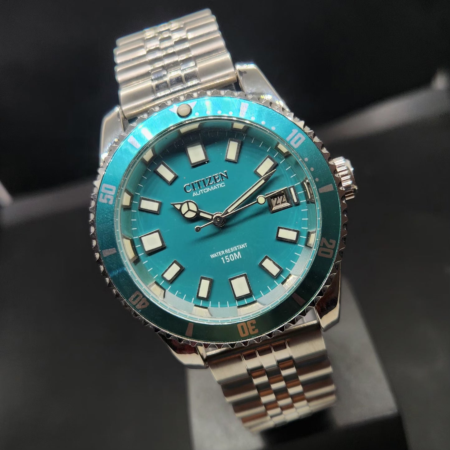 Vintage Mod Citizen 8200 Automatic Rotating Bazel Sea Green Face 40MM Case Date Men's Wrist Watch CT98