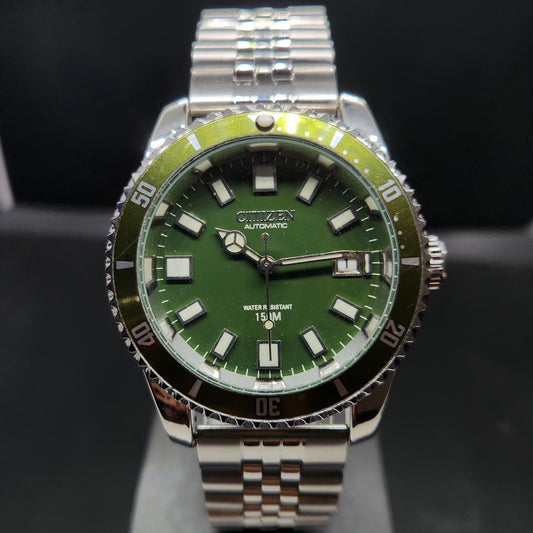 Vintage Mod Citizen 8200 Automatic Rotating Bazel Green Face 40MM Case Date Men's Wrist Watch CT99
